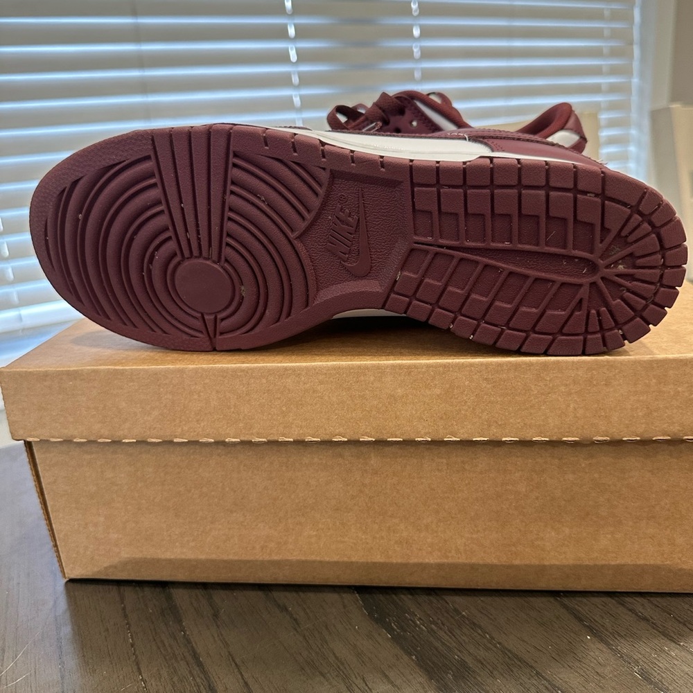 Nike Dunk Low Redwood Size 9.5m (tried On) - Picture 2 of 5